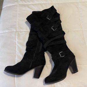 Black Suede Boots 👢